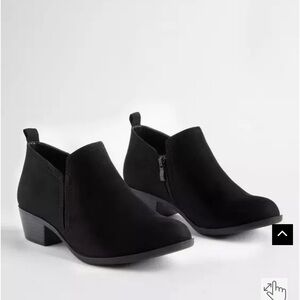 Torrid Side Dip Ankle Bootie- 10.5WW (NWT)